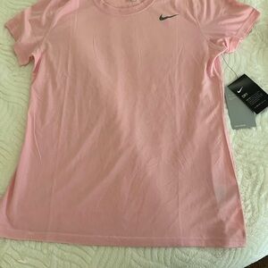 Nike Women's Soft Pink Short Sleeve Tee Size LG